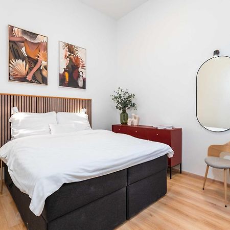 בודפשט Modern Apartment French Balkony מראה חיצוני תמונה