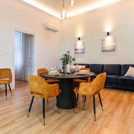 בודפשט Modern Apartment French Balkony מראה חיצוני תמונה