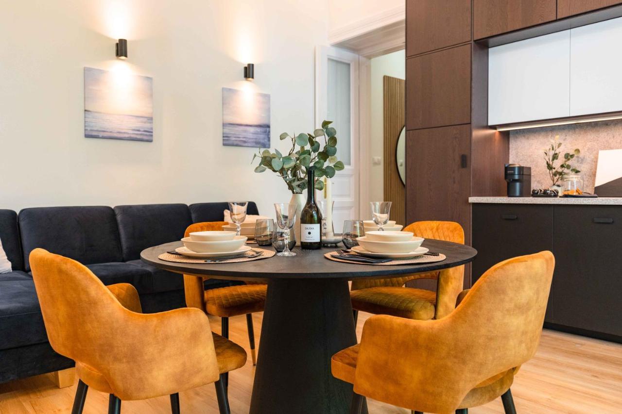 בודפשט Modern Apartment French Balkony מראה חיצוני תמונה